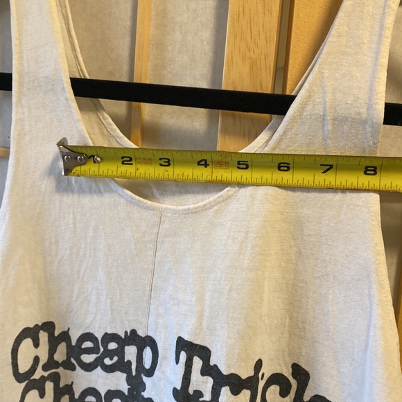 Authentic vintage Cheap Trick tank from 1988 Australian tour - Picture 11 of 12